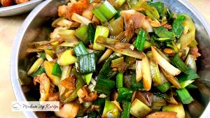 1 Serving Chinese Leek