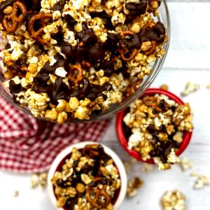 1 Serving Chocolate-Caramel Corn Popcorn