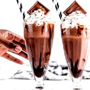 1 Serving Chocolate Shake With Premium Churned Milk Chocolate Ice Cream - Large