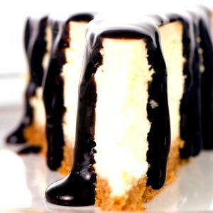 1 serving Classic Cheesecake with Chocolate Sauce