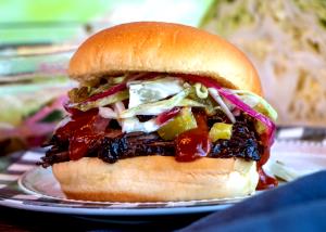 1 serving Classic Rub Brisket Sandwich on Bun