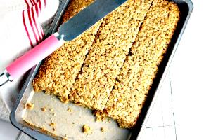1 Serving Clotted Cream & Honey Flapjack