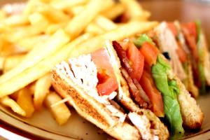 1 Serving Club Sandwich At Deli - Special Request Fresh Strawberries İnstead Of Potato Salad