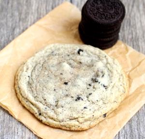 1 Serving Cookies & Cream Snowdrift, Small - 2% Milk