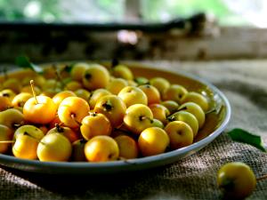 1 Serving Crab Apples