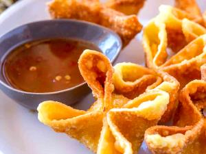 1 Serving Crab Rangoon