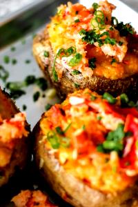 1 Serving Creamy Lobster-Topped Baked Potato