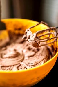 1 Serving Dairy-Free Chocolate Flavored Icing, Fast & Fresh