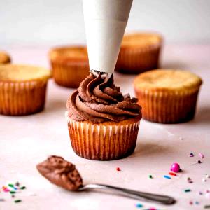 1 Serving Dark Chocolate Frosting Mix