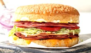 1 Serving Deluxe Original Sandwich (Reg.)