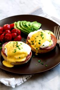 1 serving Eggs Benedict