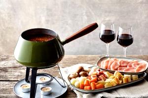 1 Serving Fondue Fusion, Coq Au Vin