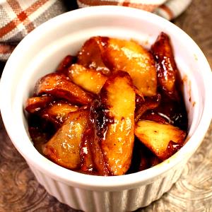 1 Serving Fried Apples With Cinnamon