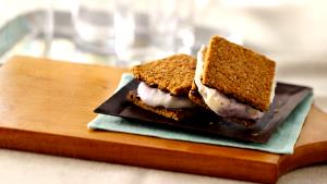 1 Serving Frozen Yogourt Sandwich