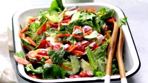 1 serving Garden-fresh Salad with Dressing