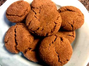 1 Serving Ginger Snap Cookie, Iced