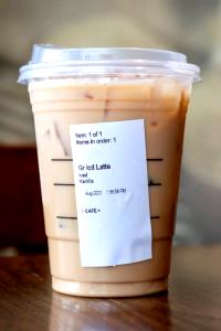 1 Serving Grande - Iced Vanilla Latte - Nonfat Milk