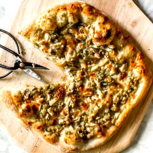 1 Serving Green Chile Peppers İn 2-3 Topping Medium Pizza