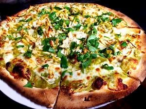 1 Serving Green Chile Peppers İn 4+ Topping Medium Pizza