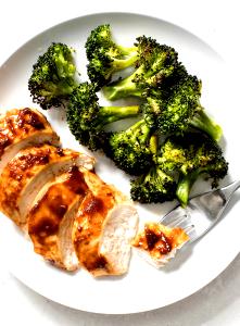 1 serving Grilled Chicken Breast with Broccoli (Kid’s)