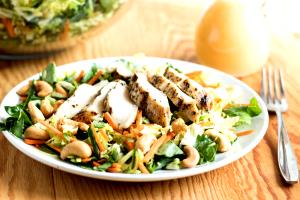 1 serving Grilled Chicken Cashew Salad