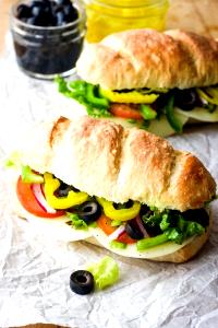 1 Serving Grilled Veggie Sub, No Cheese, No Oil & Vinegar Sub 6 İnch