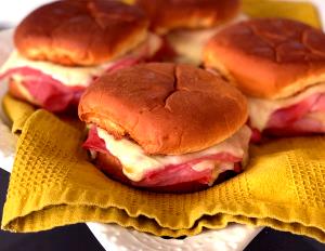 1 Serving Hamburger, Cheese, Golden Bun Sandwich