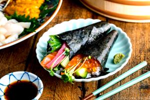 1 Serving Handroll (M)