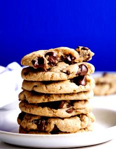 1 Serving Healthy Choice Dark & White Chocolate Chunks Cookie Dough