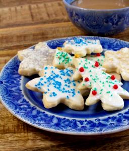 1 Serving Holiday Butter Cookie