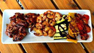 1 Serving Honey BBQ Grilled Chicken And Shrimp