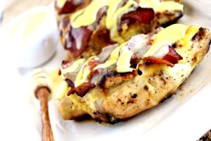 1 Serving Honey Mustard Chicken Bacon - Small W/ Cheese & Dressing