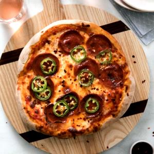 1 Serving Jalapeno İn 4+ Topping Medium Pizza