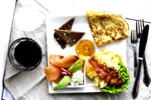 1 serving Jr. Brunch Plate