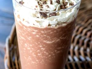 1 Serving Large Dark Chocolate Mocha Freddo 20Oz., No Whip - Reduced Fat