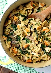 1 serving Low Fat Garlic Chicken Pasta