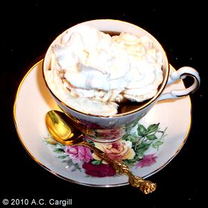 1 Serving Medium Berry Pomegranate Tea Freddo With Whip 4 Oz Whip Cream - Standard, With Tea