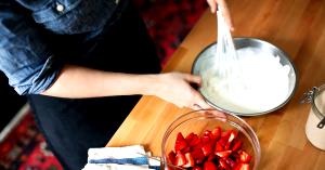 1 Serving Medium Swirl With Whip 16Oz., 8 Tbsp. Whipped Cream - Whole Milk