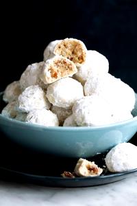 1 Serving Mexican Wedding Cakes Classic Cookies