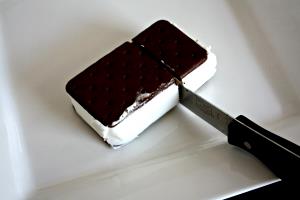 1 Serving Mini Ice Cream Sandwhich