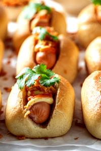 1 Serving Mini Hot Dog İn A Bun