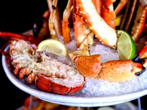 1 Serving New Orleans Seafood