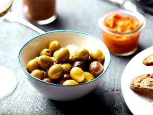 1 Serving Olives Plus Bread Base