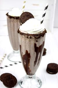 1 Serving Oreo Sundae Shake - Vanilla - Small