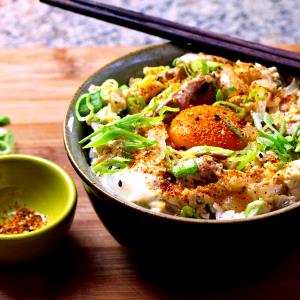 1 serving Oyako Bowl with Dark Chicken with Spicy-aki Sauce (Regular)