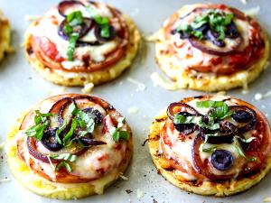 1 Serving Pineapple İn 2-3 Topping Medium Pizza