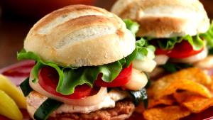 1 Serving Poblano Fresco Chicken Sandwich On Poblano Cheese Bread
