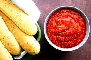 1 Serving Presto! Pizza Sauce