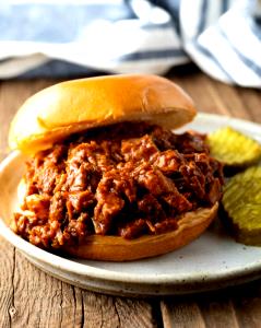 1 serving Pulled Beef Brisket Sandwich on Bun