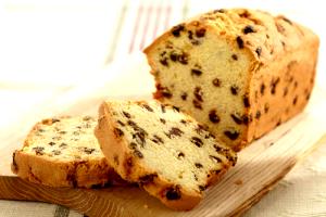 1 Serving Raisin Loaf Cake